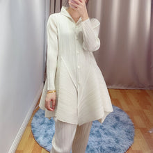 Load image into Gallery viewer, 2020 early autumn new women's bud coat Miyak fold Fashion large size stand-up collar single-breasted long-sleeved jacket tied